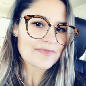 Meet your Posher, Yohana